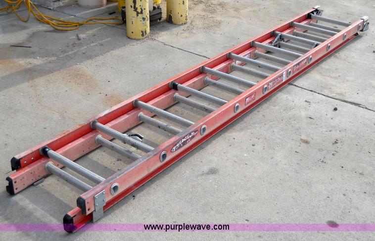 image for item 5019 18' fiberglass extension ladder