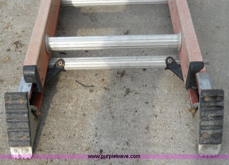image for item 5019 18' fiberglass extension ladder