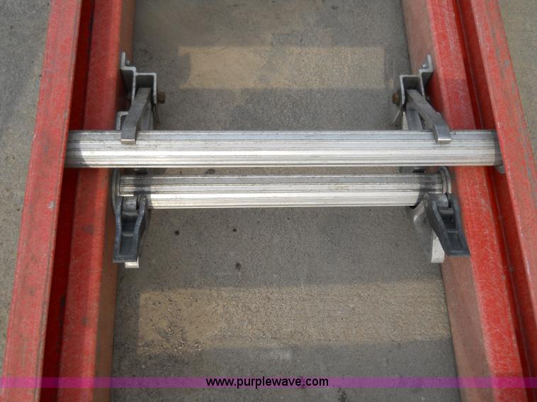 image for item 5019 18' fiberglass extension ladder
