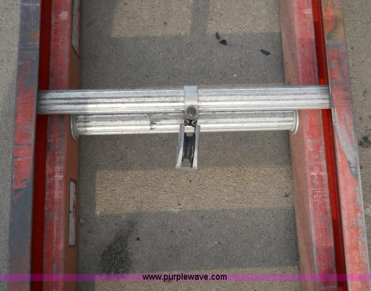 image for item 5019 18' fiberglass extension ladder