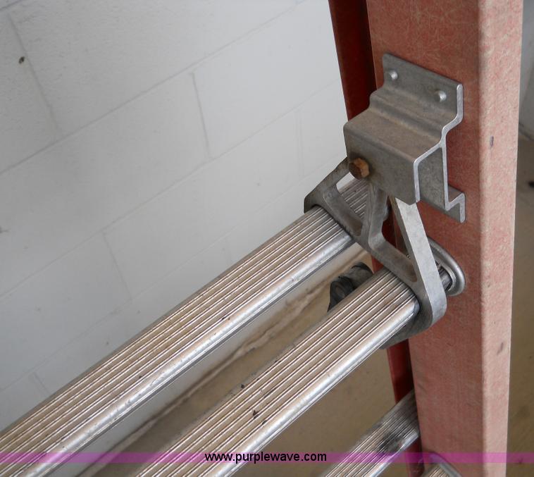 image for item 5019 18' fiberglass extension ladder