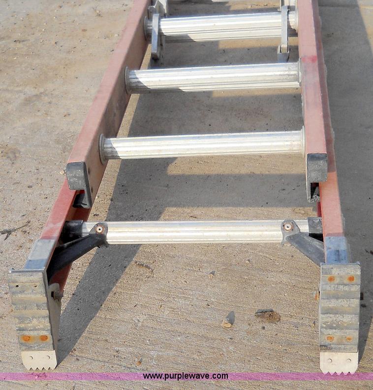 image for item 5020 18' fiberglass extension ladder