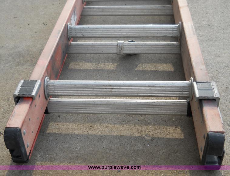 image for item 5020 18' fiberglass extension ladder