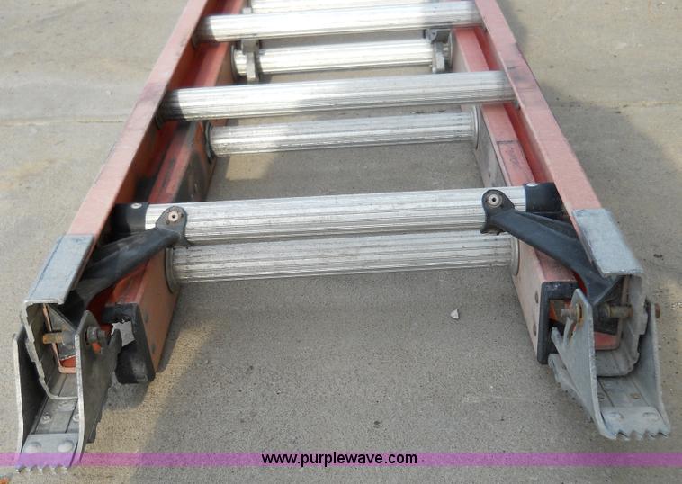 image for item 5020 18' fiberglass extension ladder