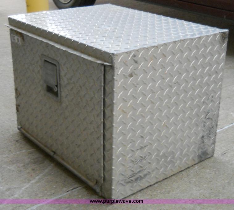 image for item 5057 Aluminum box