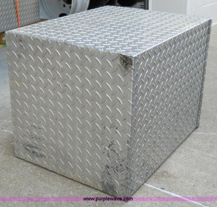 image for item 5057 Aluminum box