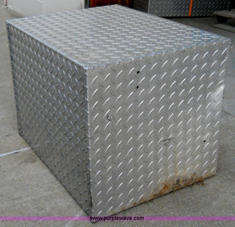 image for item 5057 Aluminum box