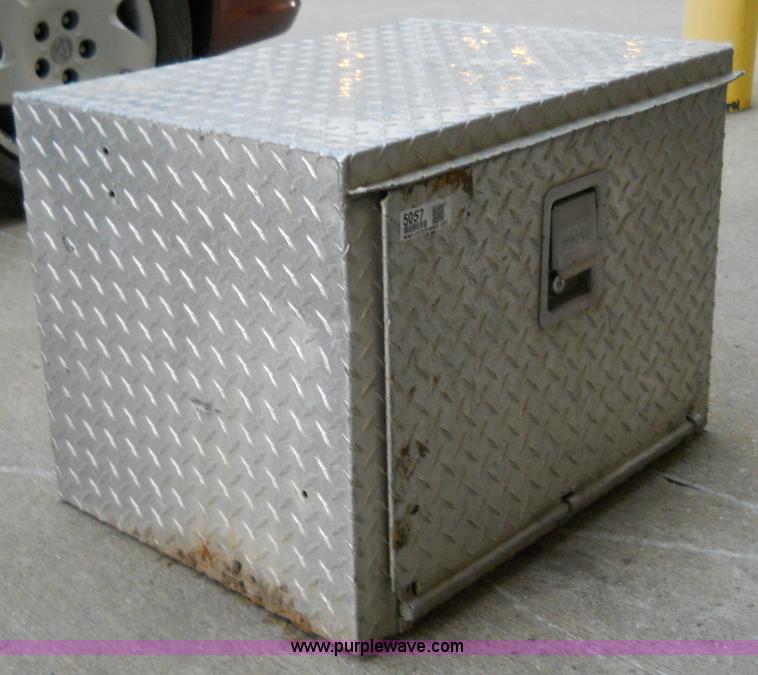 image for item 5057 Aluminum box
