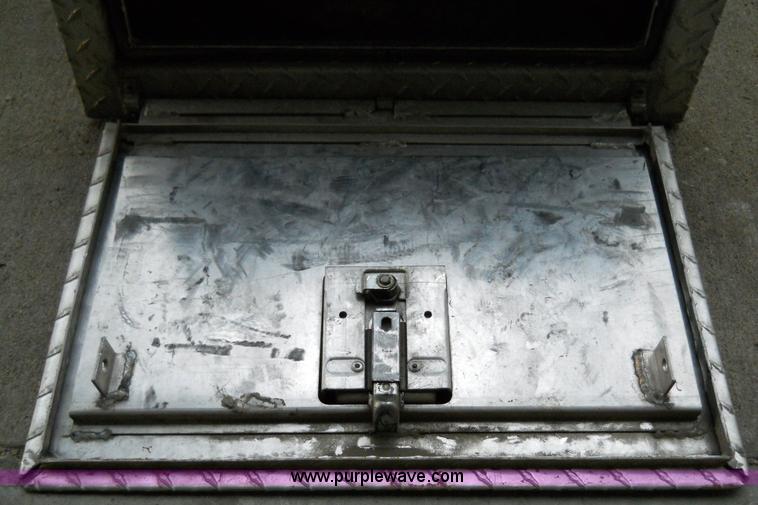 image for item 5057 Aluminum box