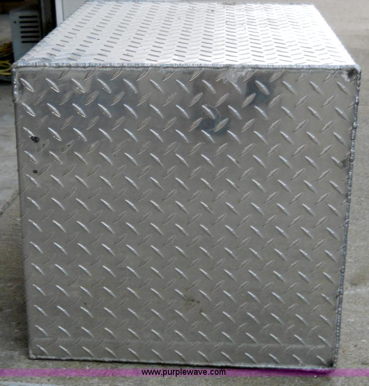 image for item 5058 Aluminum box