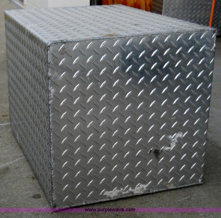 image for item 5058 Aluminum box
