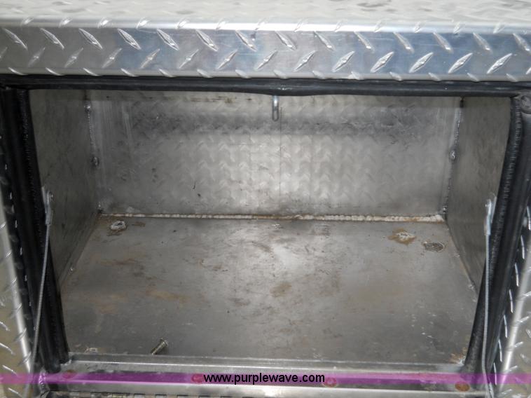 image for item 5058 Aluminum box