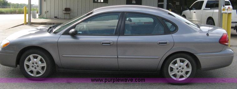 image for item 5115 2007 Ford Taurus SE