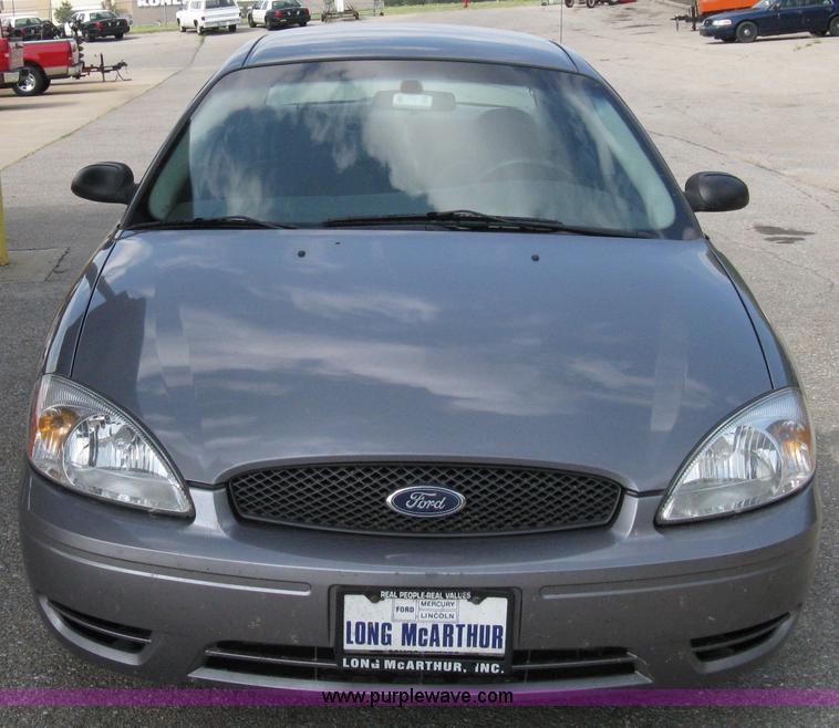 image for item 5115 2007 Ford Taurus SE