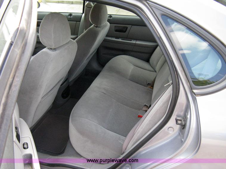 image for item 5115 2007 Ford Taurus SE