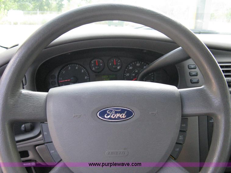 image for item 5115 2007 Ford Taurus SE