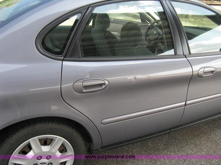 image for item 5115 2007 Ford Taurus SE