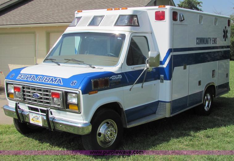 image for item 6840 1988 Ford Econoline E350XL ambulance