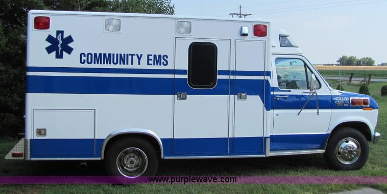 image for item 6840 1988 Ford Econoline E350XL ambulance
