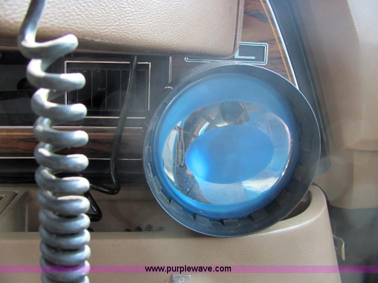 image for item 6840 1988 Ford Econoline E350XL ambulance