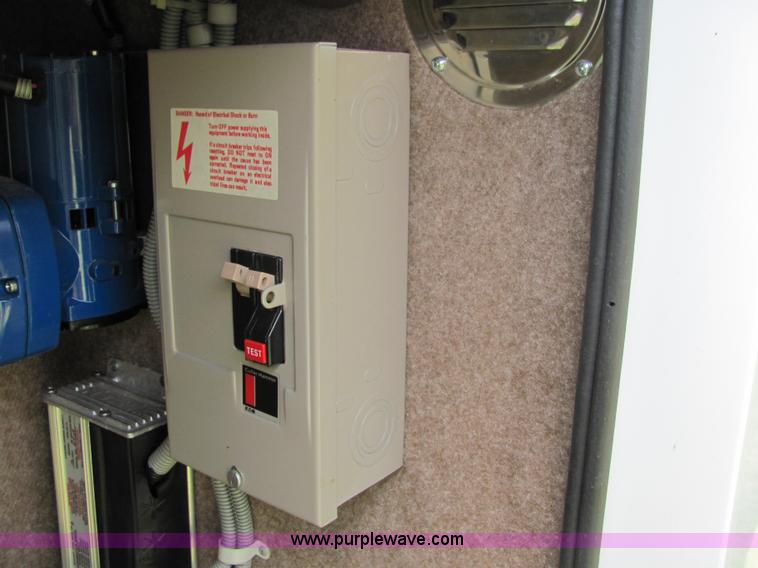 image for item 6840 1988 Ford Econoline E350XL ambulance