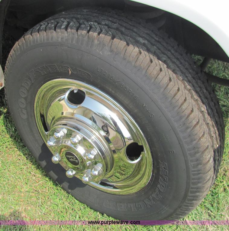 image for item 6840 1988 Ford Econoline E350XL ambulance