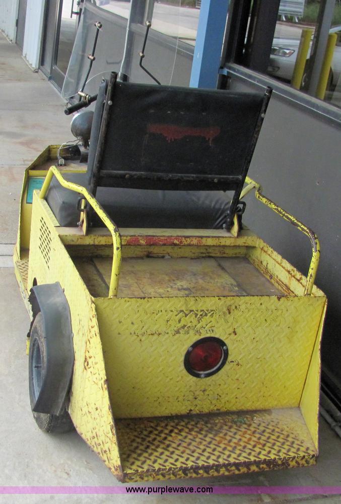 image for item 6952 Three wheel utility vehicle