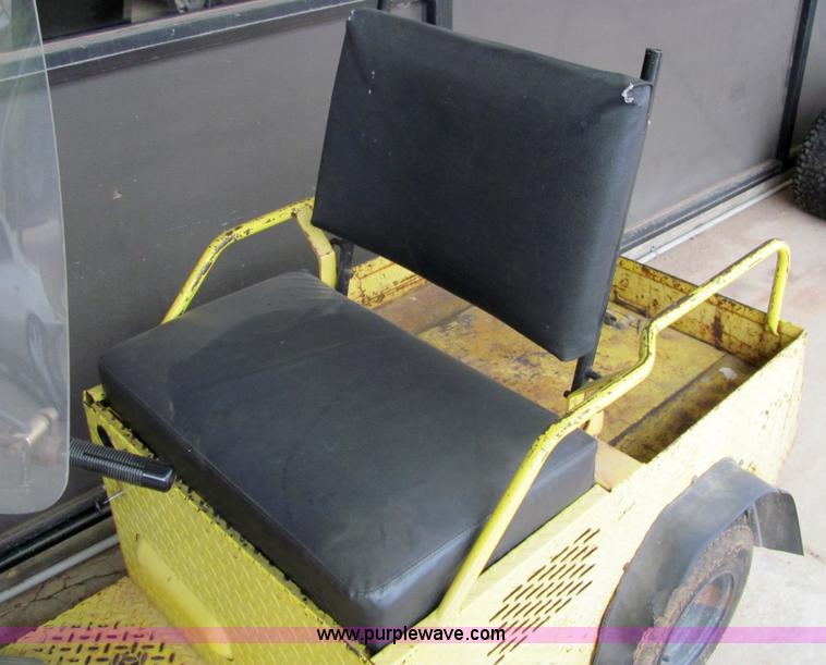 image for item 6952 Three wheel utility vehicle