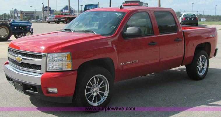 image for item 6984 2008 Chevrolet Silverado 1500LT pickup truck