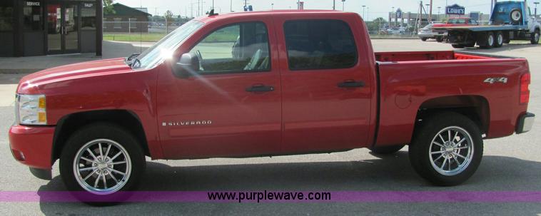 image for item 6984 2008 Chevrolet Silverado 1500LT pickup truck