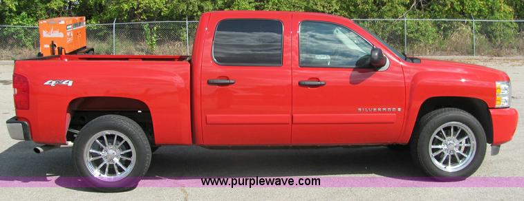 image for item 6984 2008 Chevrolet Silverado 1500LT pickup truck
