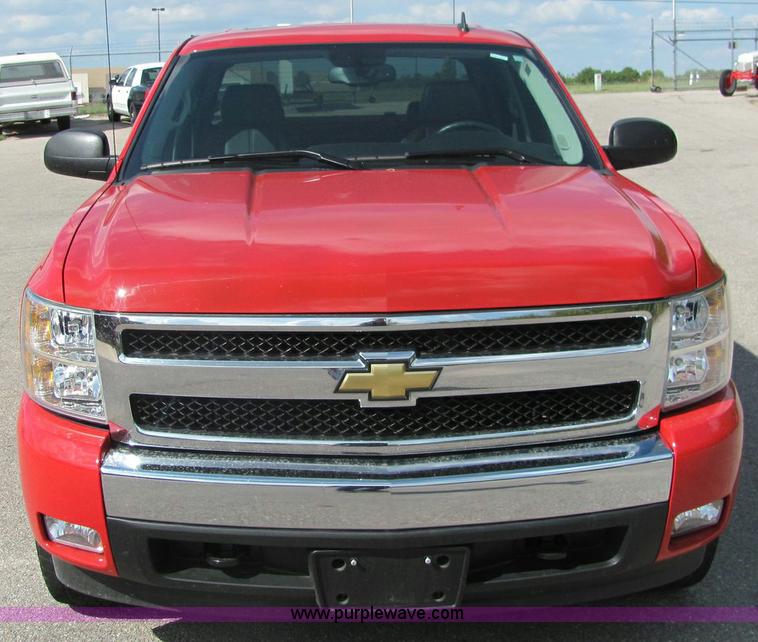 image for item 6984 2008 Chevrolet Silverado 1500LT pickup truck