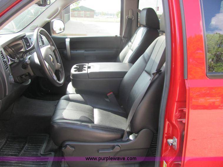 image for item 6984 2008 Chevrolet Silverado 1500LT pickup truck