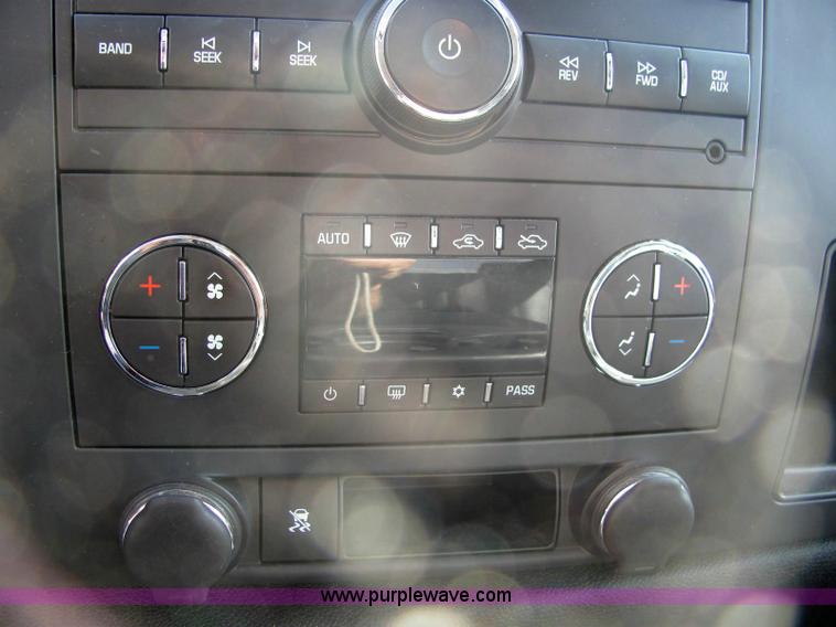 image for item 6984 2008 Chevrolet Silverado 1500LT pickup truck