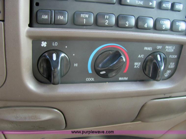 image for item 6985 1999 Ford F150 pickup truck