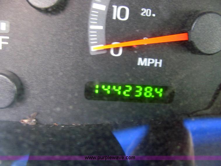 image for item 6985 1999 Ford F150 pickup truck