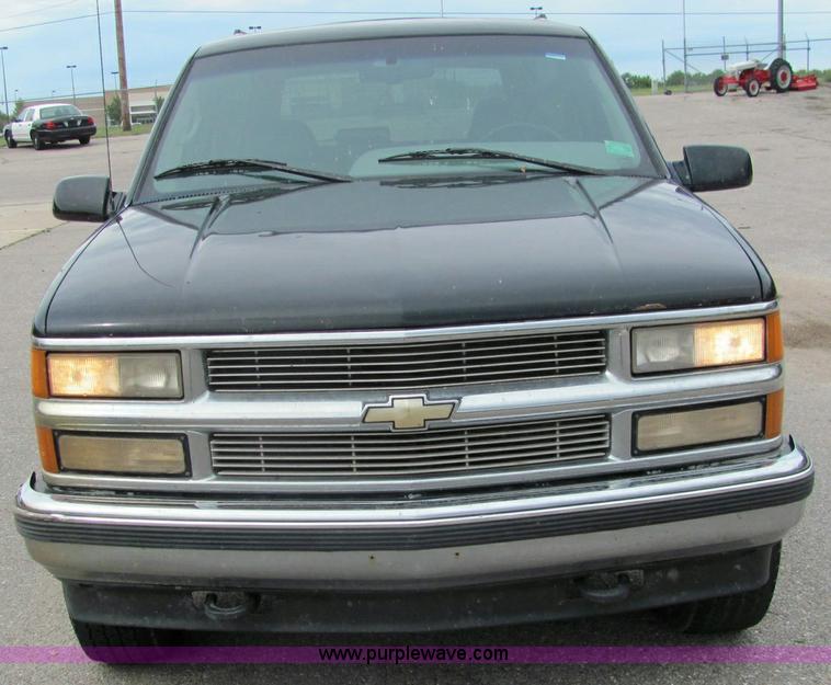 image for item 6986 1996 Chevrolet Tahoe K1500 LT