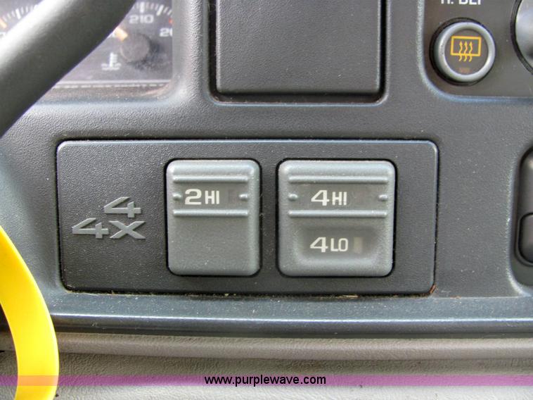 image for item 6986 1996 Chevrolet Tahoe K1500 LT