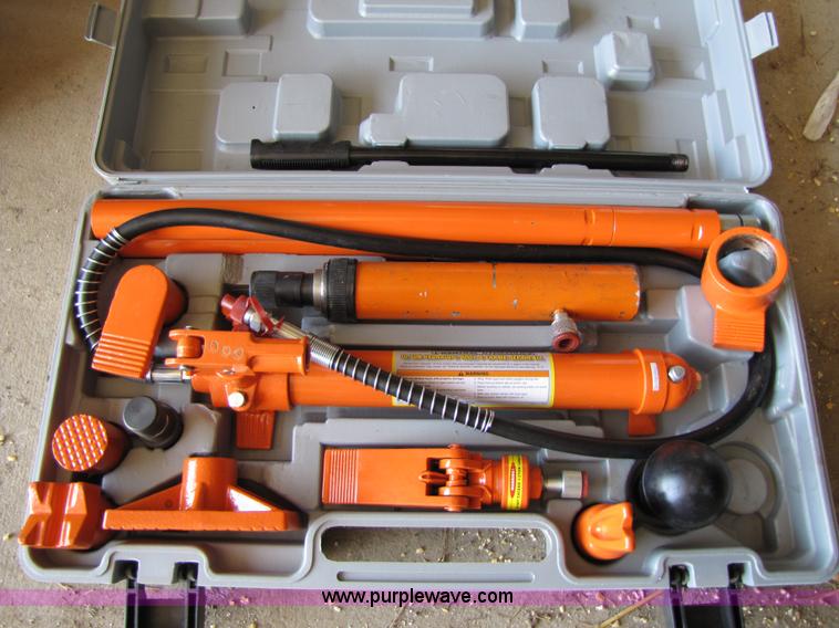 Central hydraulics 10 ton Portapower body frame repair kit in Lawrence