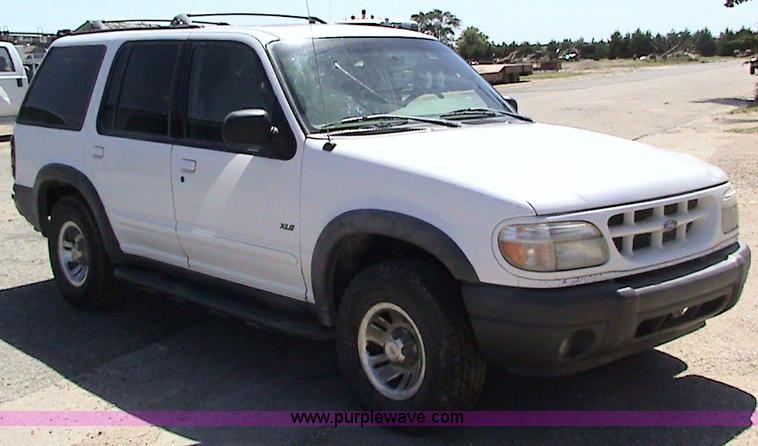 image for item 7201 2000 Ford Exporer XLS