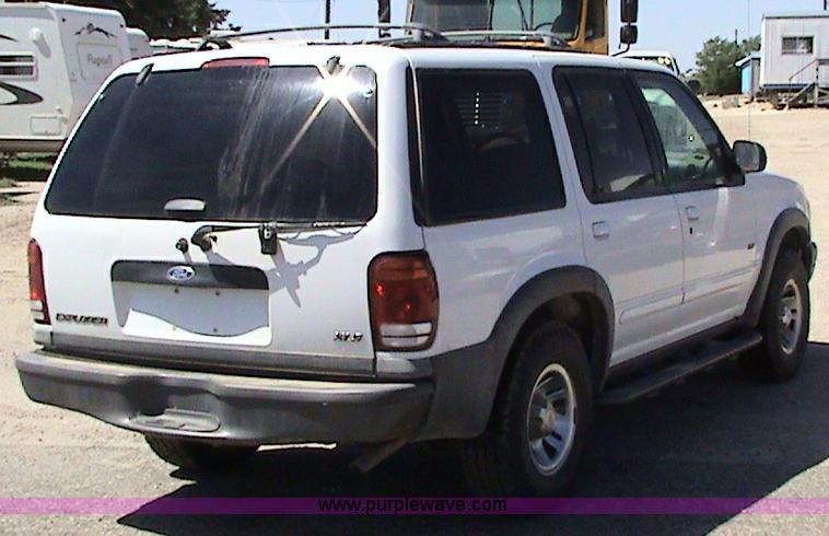 image for item 7201 2000 Ford Exporer XLS