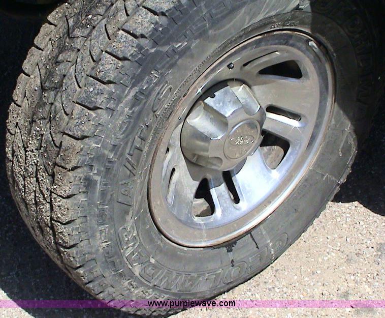 image for item 7201 2000 Ford Exporer XLS