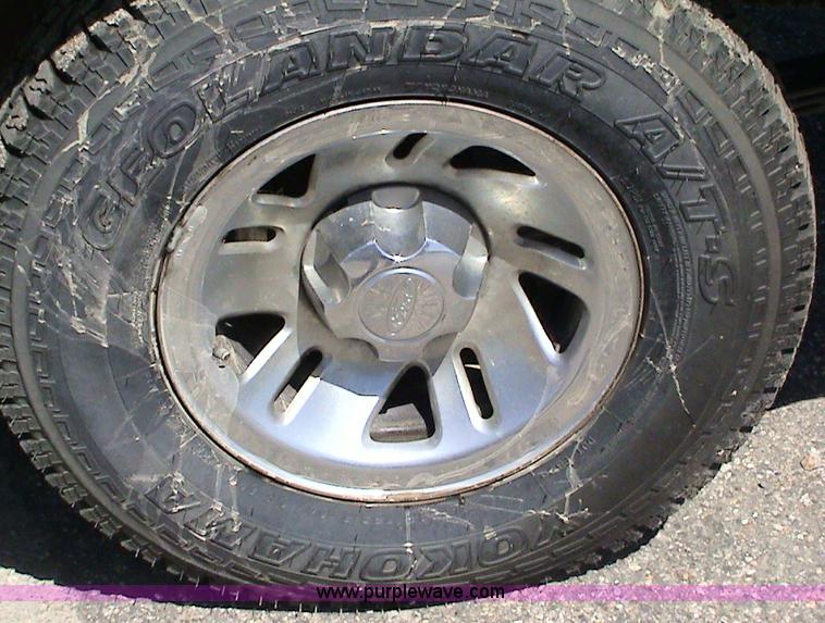 image for item 7201 2000 Ford Exporer XLS