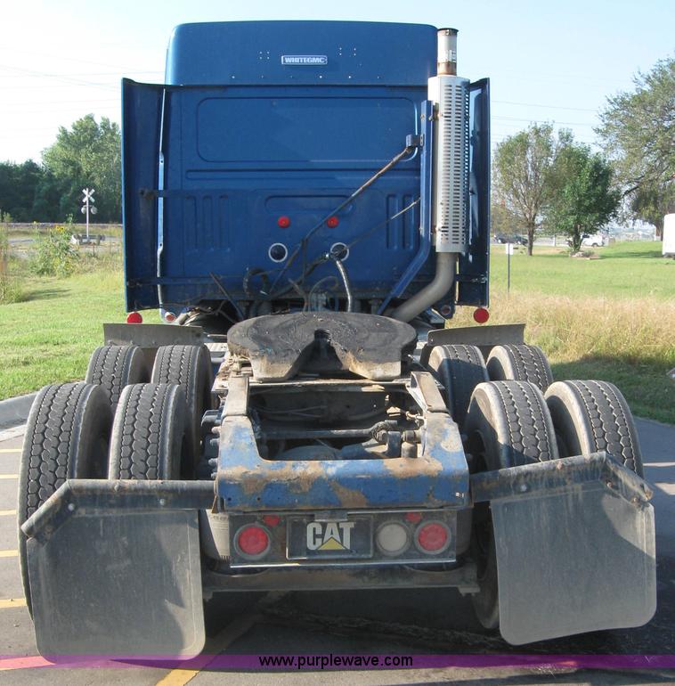 image for item 2282 1994 Volvo Aero Wia semi truck