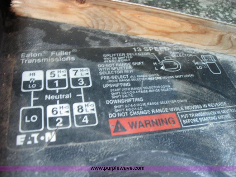 image for item 2282 1994 Volvo Aero Wia semi truck