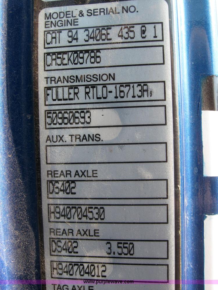 image for item 2282 1994 Volvo Aero Wia semi truck