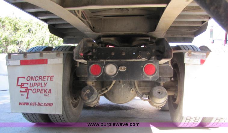 image for item 4647 2000 Kenworth Construct T800 semi truck