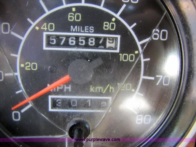 image for item 4647 2000 Kenworth Construct T800 semi truck