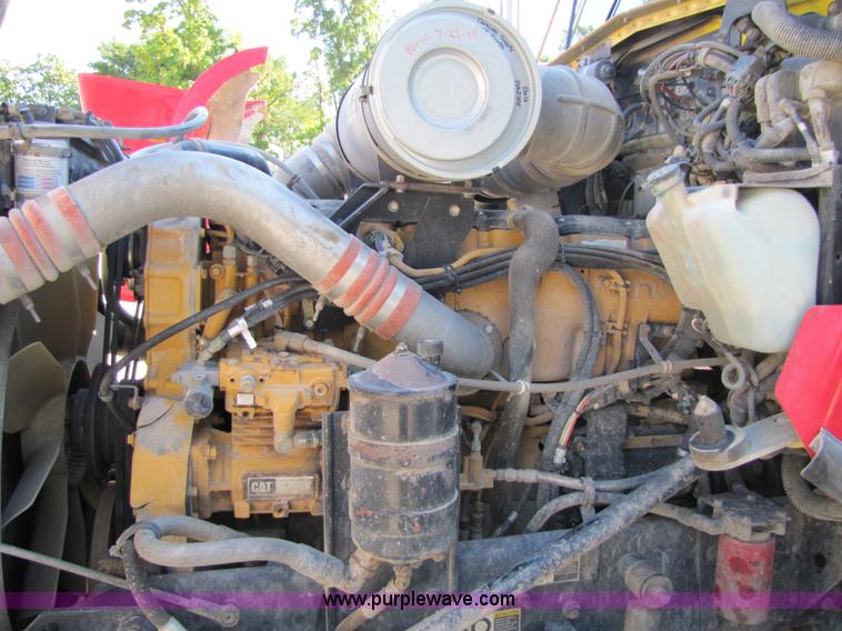 image for item 4647 2000 Kenworth Construct T800 semi truck