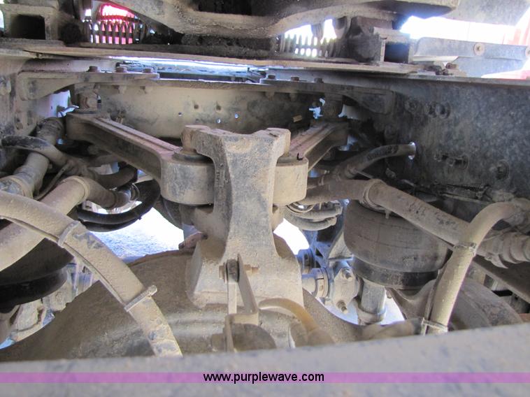 image for item 4647 2000 Kenworth Construct T800 semi truck